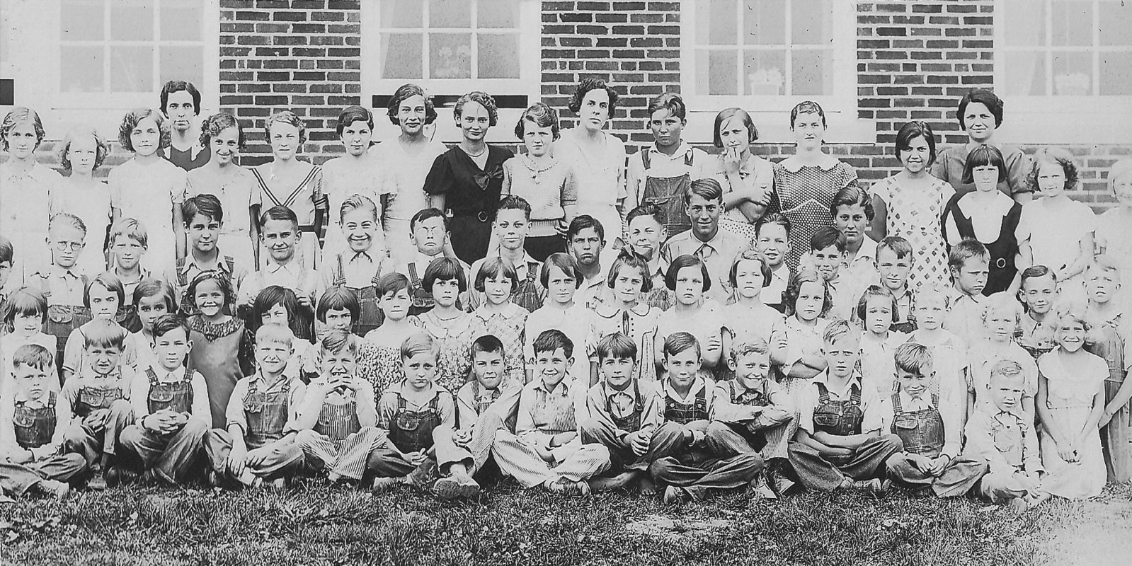[Mooresville Grades 1-8 in 1935]